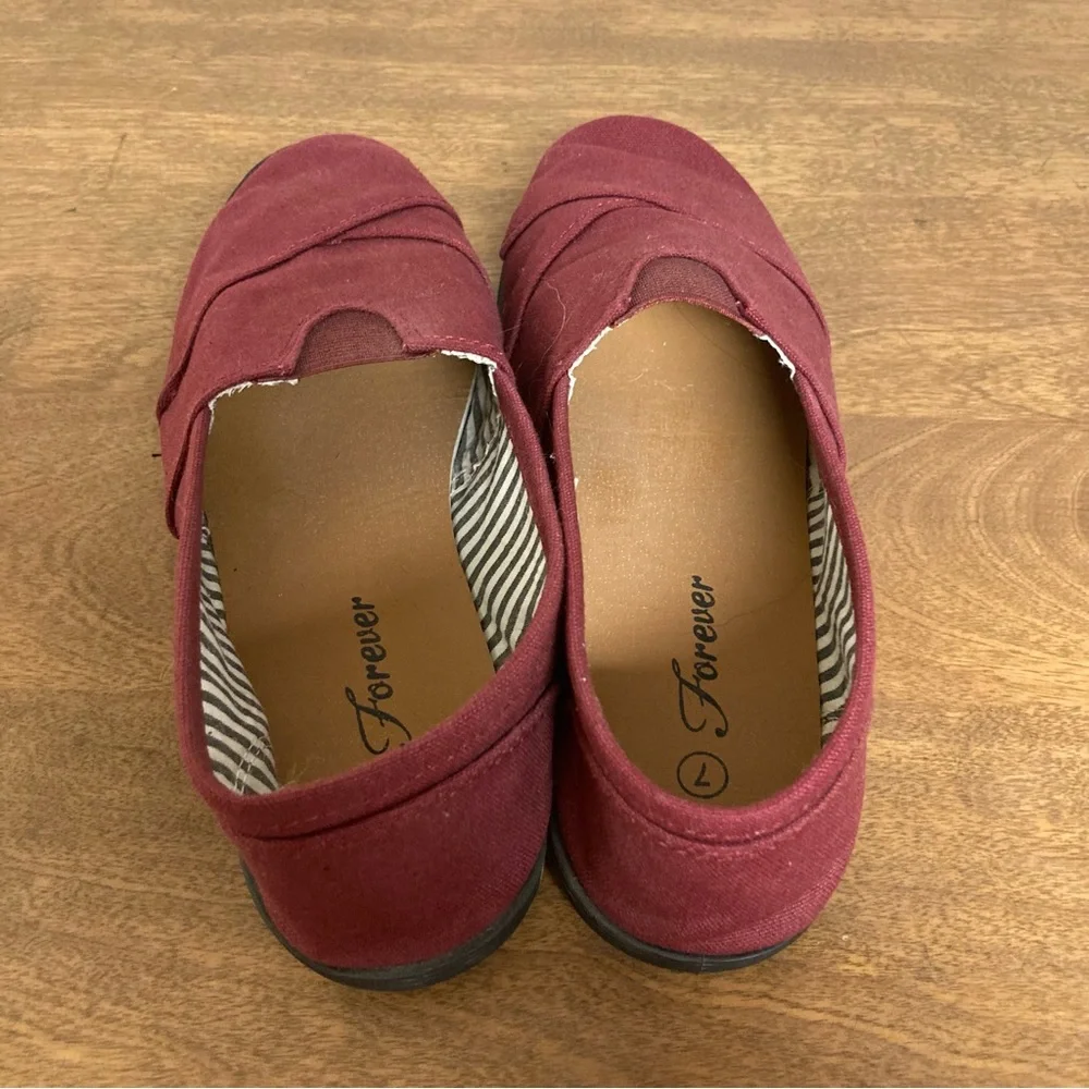 5/$15 Forever Murphy Burgundy Red Canvas Slip-On Shoes 7
